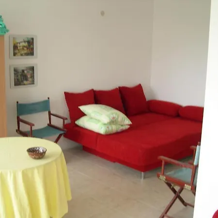 6 Treti Mart Street 2 Floor South Campeggio
