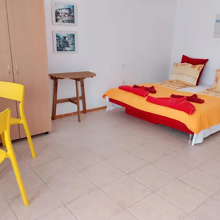 6 Treti Mart Street 2 Floor South * Primorsko